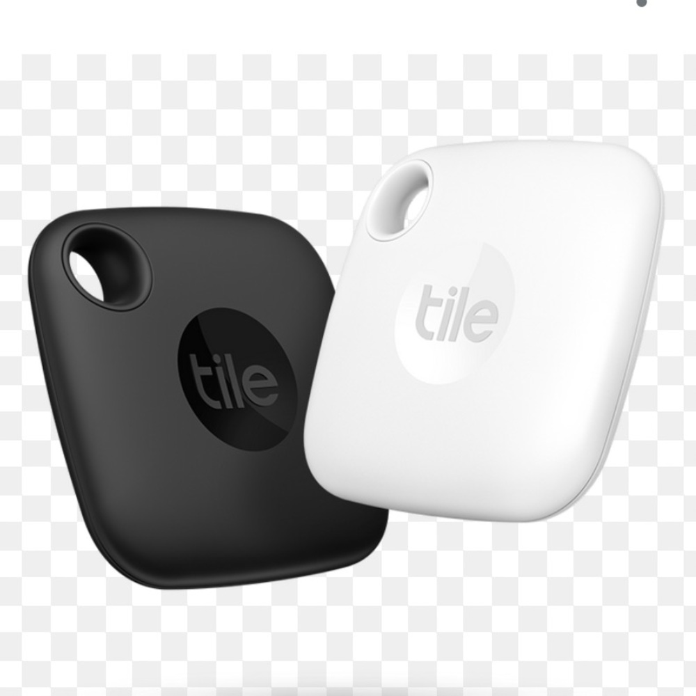 2 Tile Mate Bluetooth Tracker 1 White1 Black
